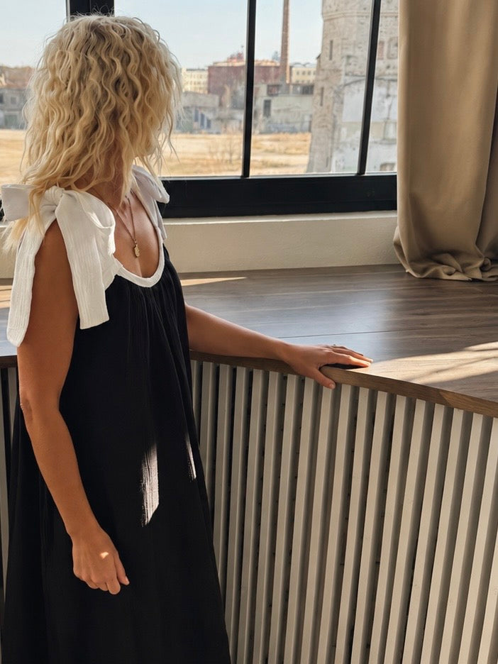 Muslin Travel Dress Black Vanilla